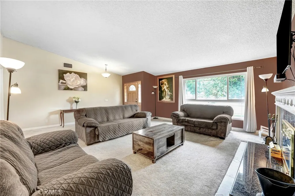 3295 Sheri Drive, Simi Valley, California 93063 home-pic-4